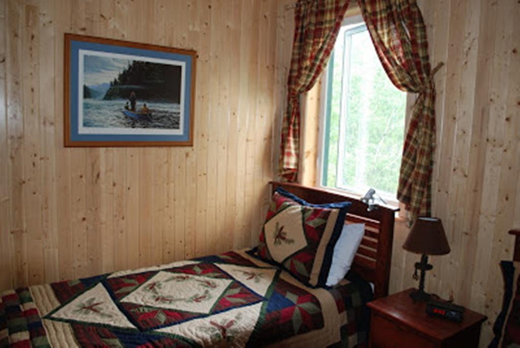Auberge De La Riviere Matapedia - Matapedia River Lodge Routhierville Bilik gambar