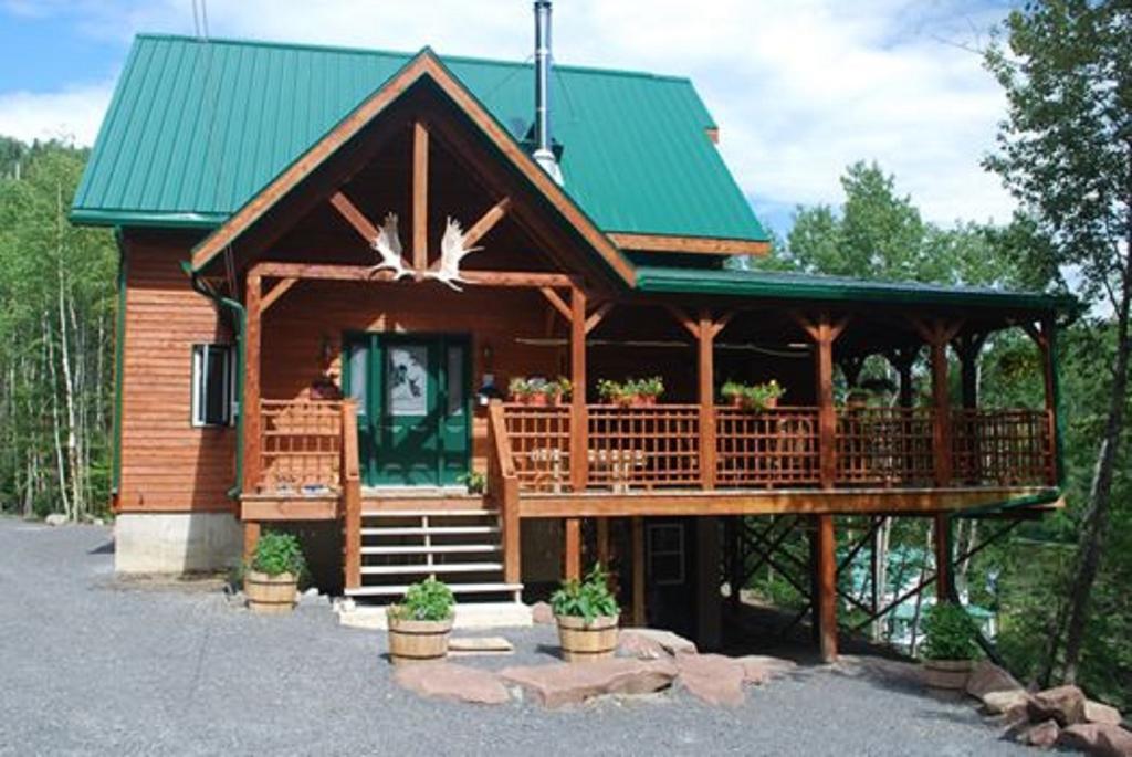 Auberge De La Riviere Matapedia - Matapedia River Lodge Routhierville Luaran gambar