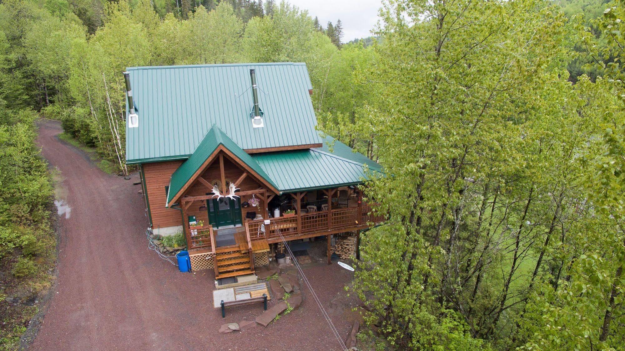 Auberge De La Riviere Matapedia - Matapedia River Lodge Routhierville Luaran gambar